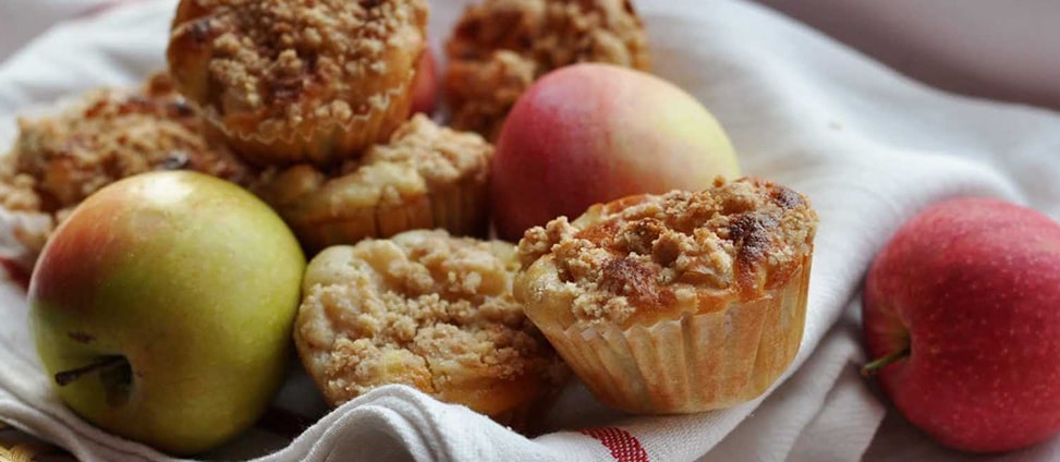 Медовые кексы с яблоками и орехами